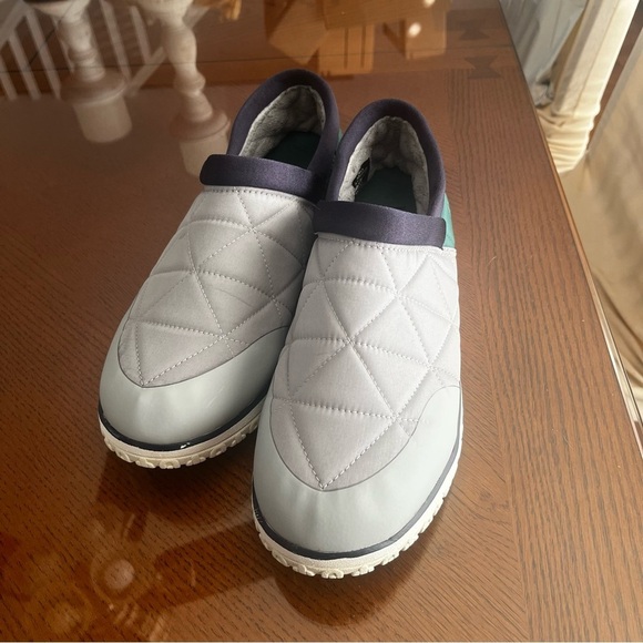 L.L. Bean Ultralight PrimaLoft Gray and Green Quilted Slip-On Loafers main image 6